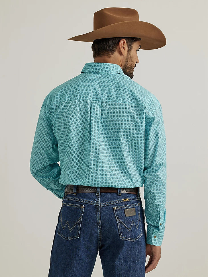 Wrangler® Men's George Strait Long Sleeve Two Pocket Turquoise Geo Print  [112338103]