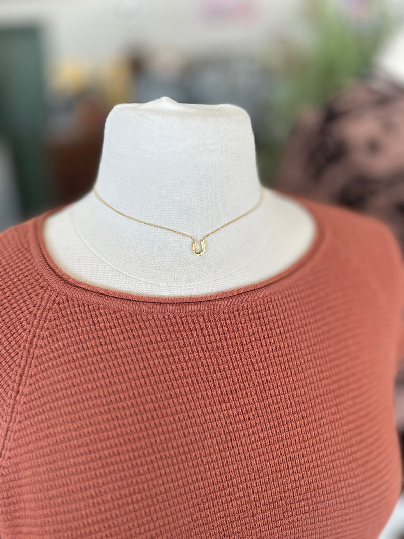 Necklace | Dainty Gold Horseshoe Necklace