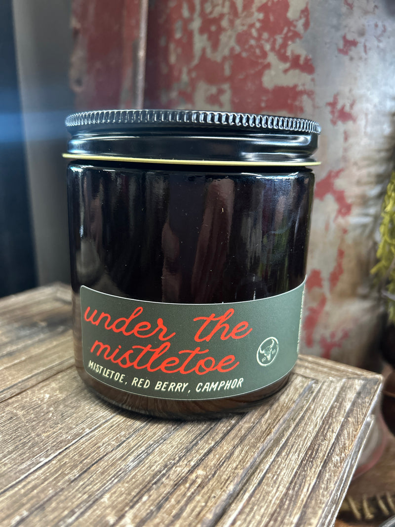 Seventh House Candle | Under The Mistletoe [Mistletoe, Red Berry, Camphor]