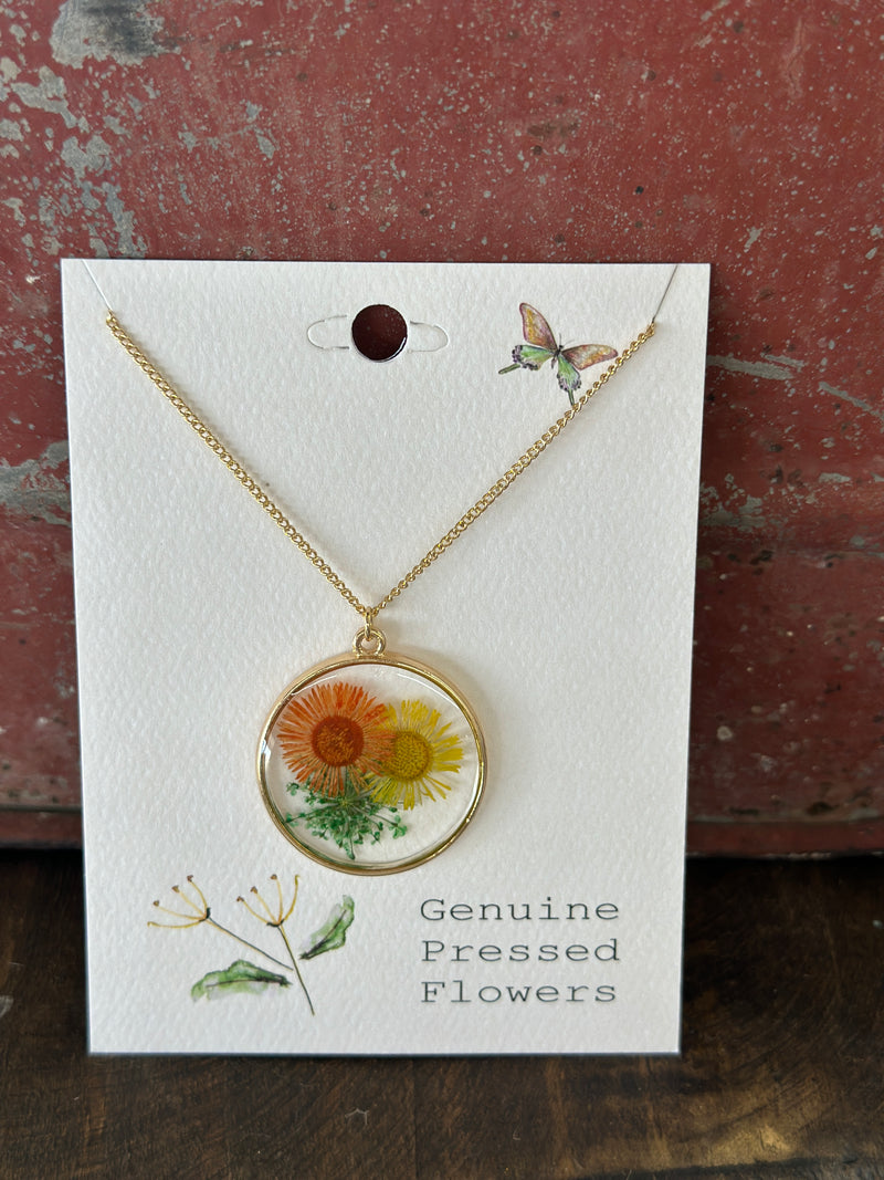 Necklace | Yellow Dried Flower Gold Circle Necklace