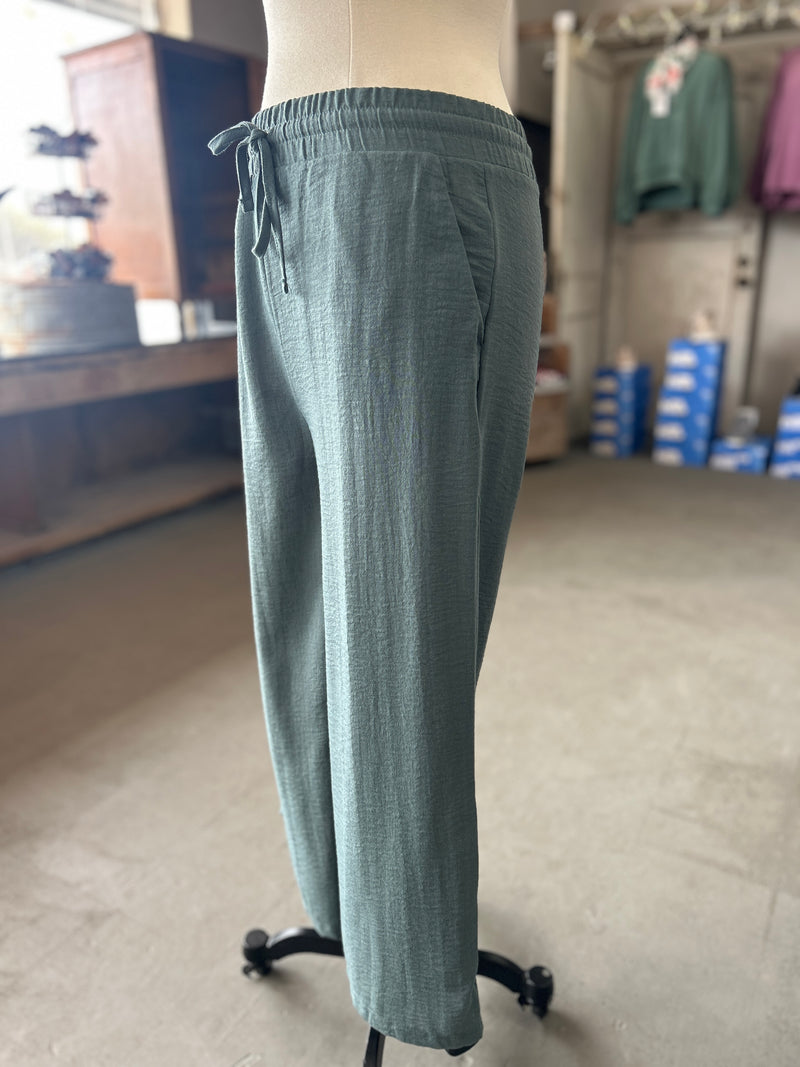 Women's Ash Jade Woven Crepe Elastic Waist Band Cropped Pants